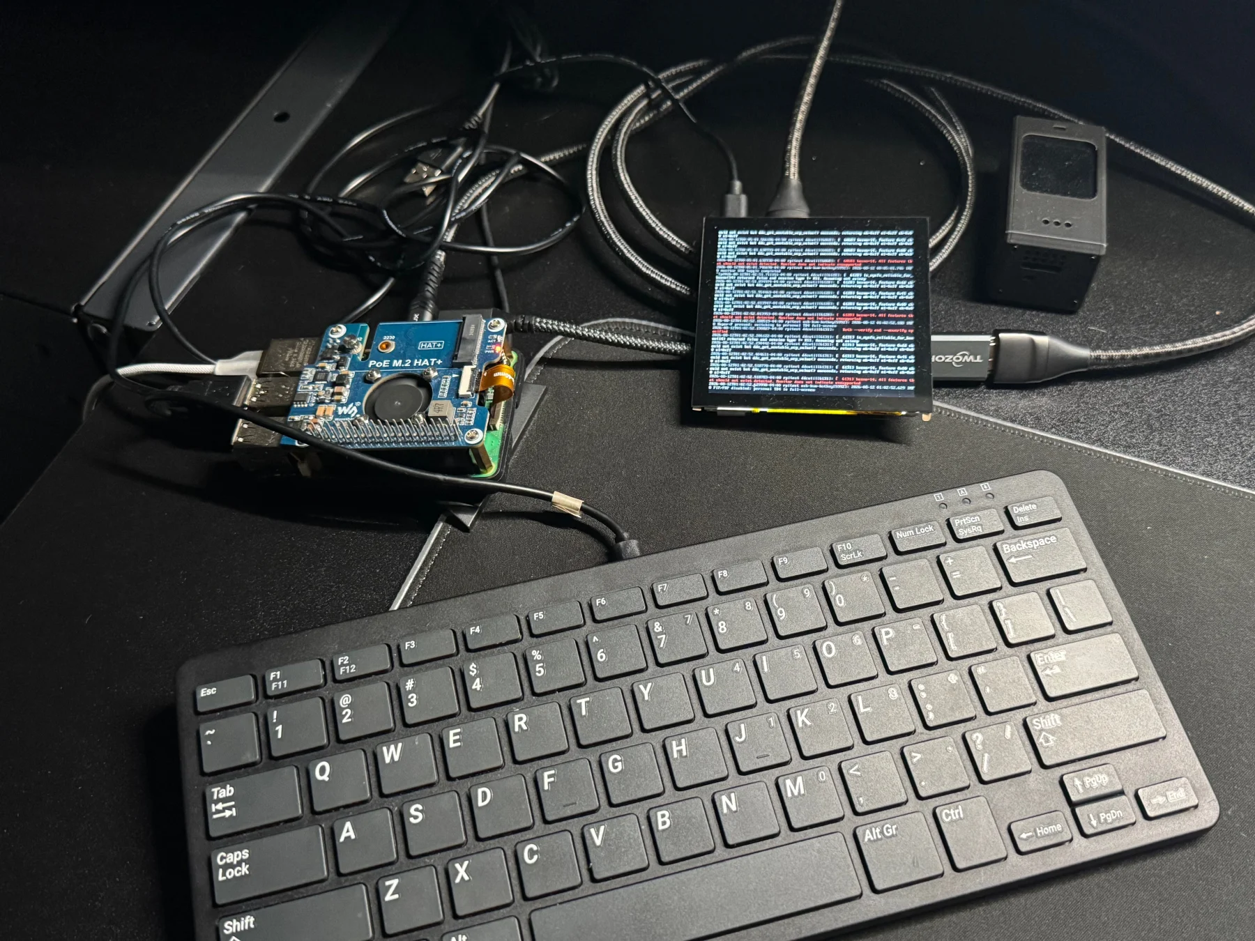Raspberry Pi connected over HDMI beneath the Dell U3425WE monitor