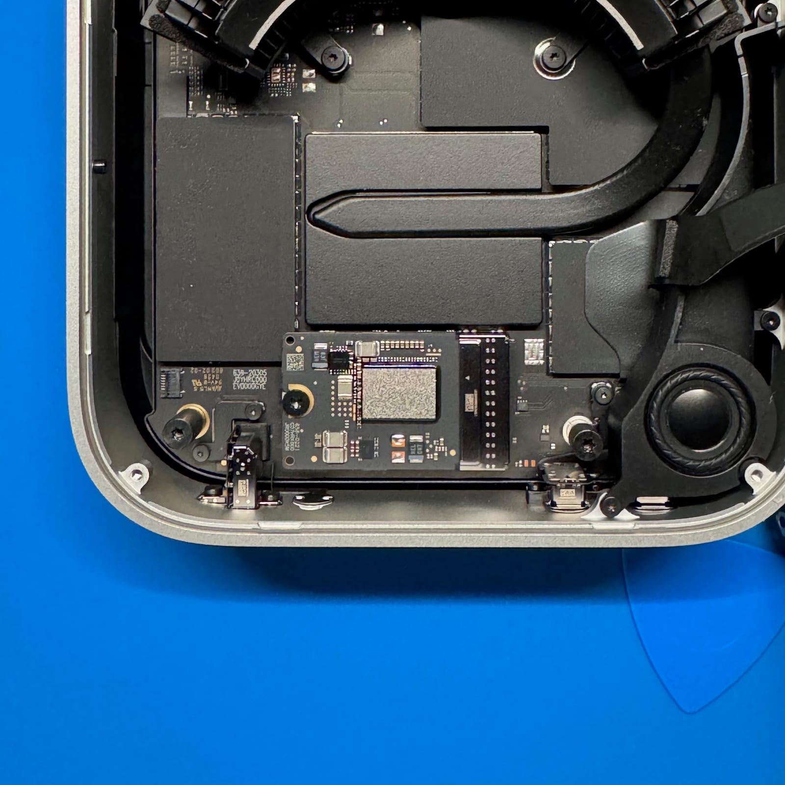 Replacement 1TB storage module installed inside the M4 Mac mini